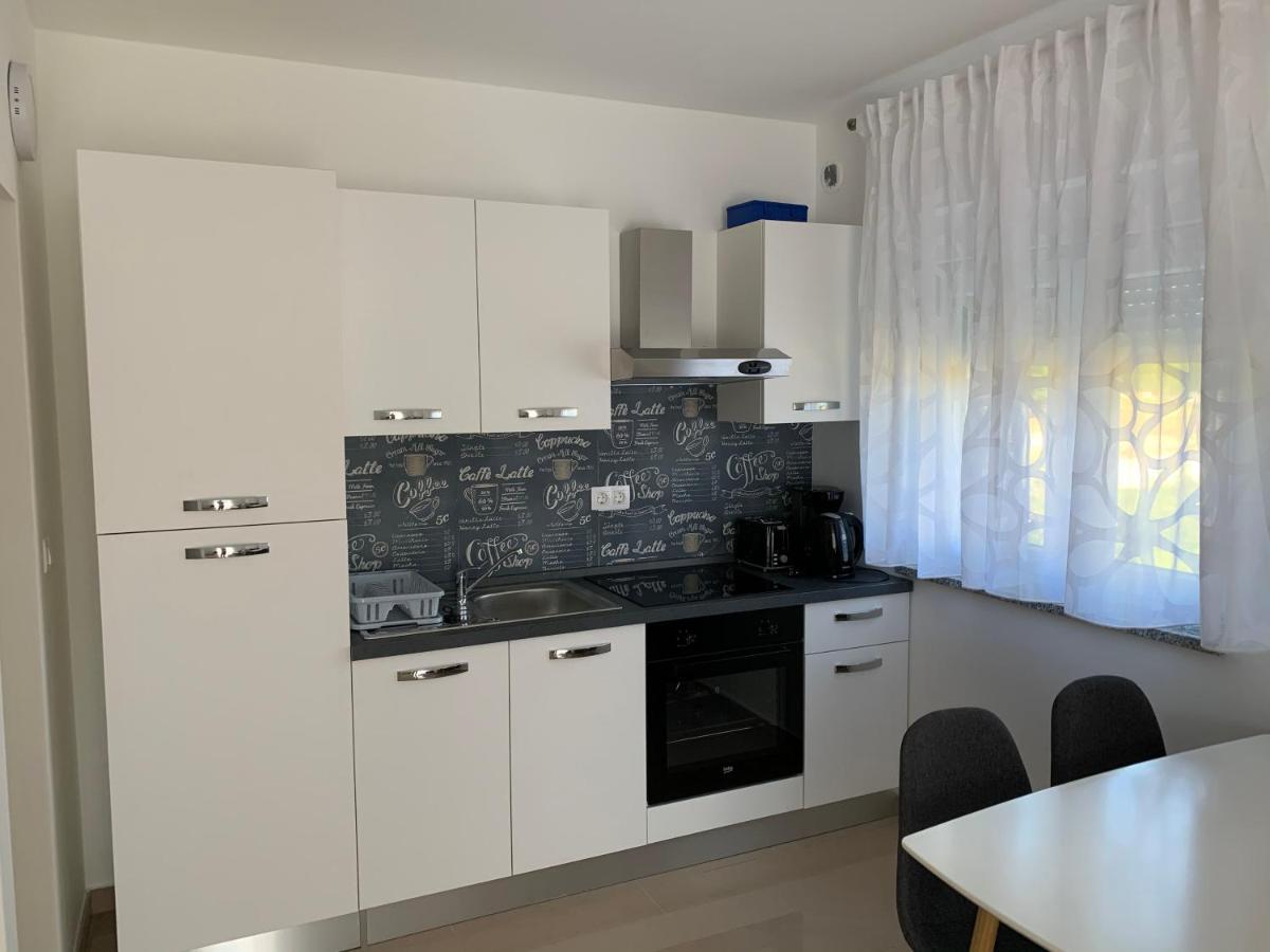 Apartman Ki Lejlighed Pula Eksteriør billede