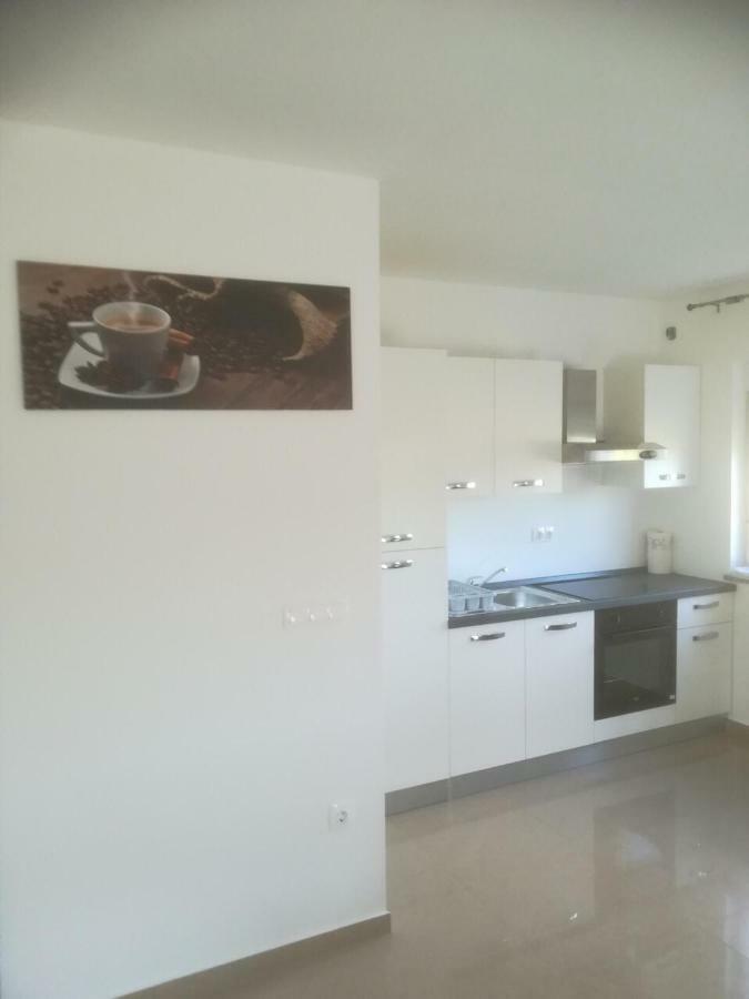 Apartman Ki Lejlighed Pula Eksteriør billede