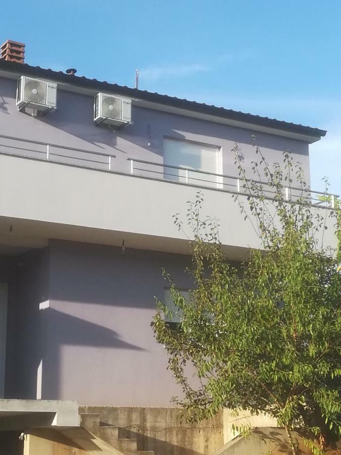 Apartman Ki Lejlighed Pula Eksteriør billede